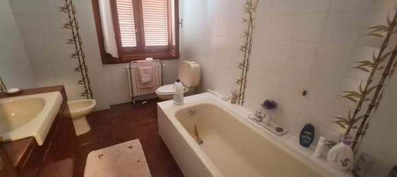 4 Schlafzimmer Wohnung in Scarperia e San Piero, Italy, Nr. 323224 8