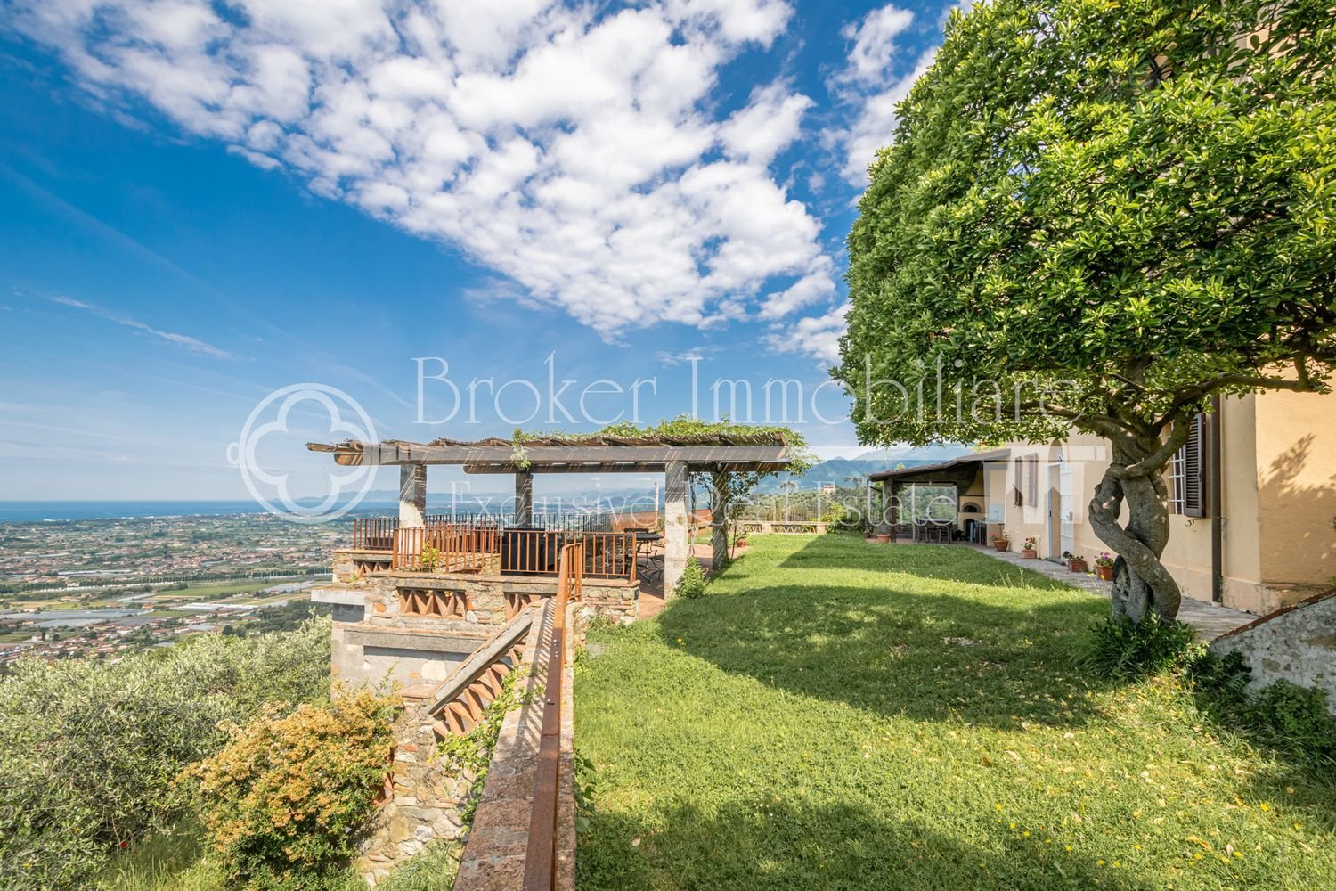 12 rooms Villa in Massarosa, Italy No. 147519