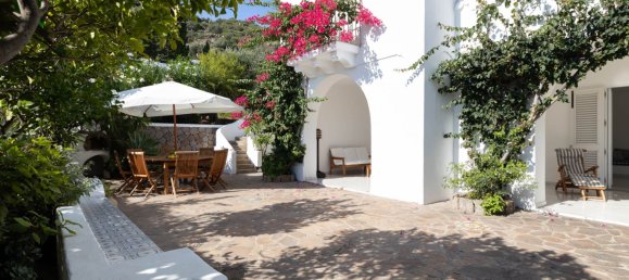 3 bedrooms Villa in Lipari, Italy No. 108143 2