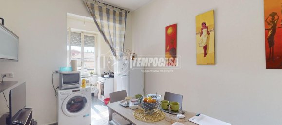 3 rooms Apartment in Turin, Italy No. 167621 4