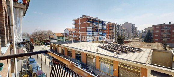 3 rooms Apartment in Turin, Italy No. 167621 21