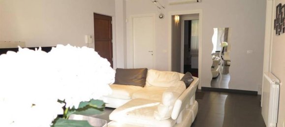 2 Schlafzimmer Haus in Aulla, Italy, Nr. 1505 2