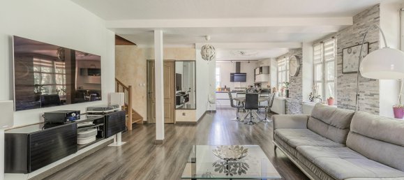 Квартира с 6 комнатами в Манон, Франция № 90295 3