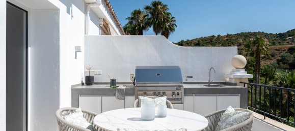 2 bedrooms Apartment in La Quinta, Spain No. 185462 3