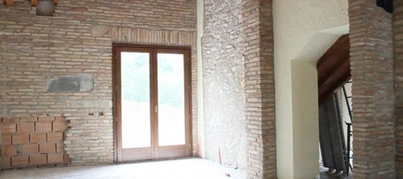 2 Schlafzimmer Haus in Buti, Italy, Nr. 255090 5