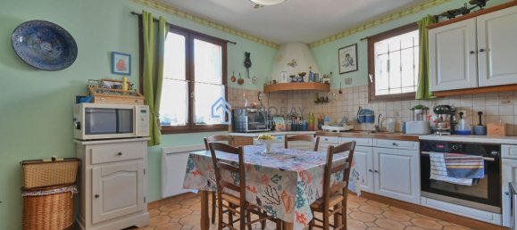 5 bedrooms House in Loches, France No. 80206 9