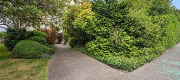 2 bedrooms Condo in British Columbia, Canada No. 1320 3