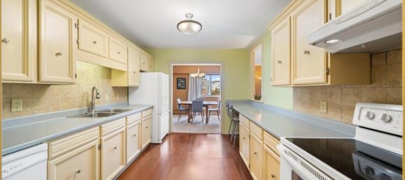 2 bedrooms Condo in British Columbia, Canada No. 1320 10