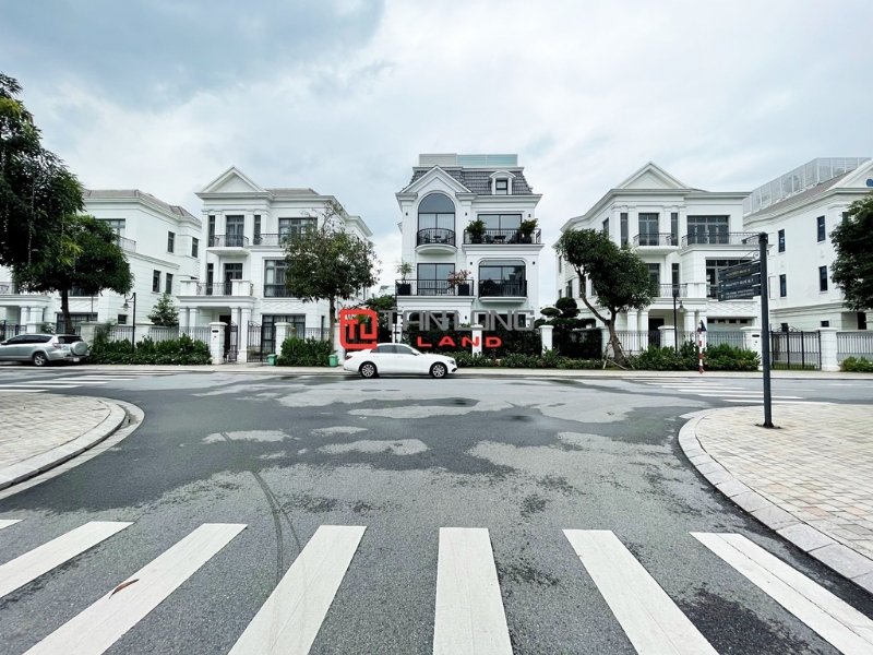 5 bedrooms Villa in Long Bien, Vietnam No. 526