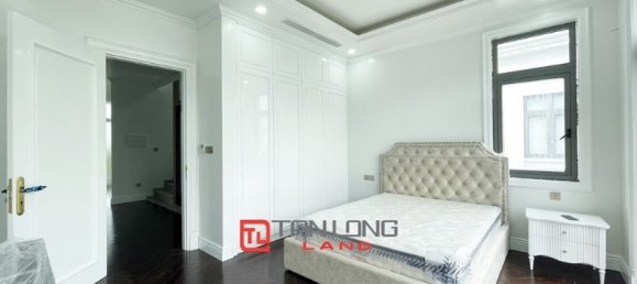 5 bedrooms Villa in Long Bien, Vietnam No. 526 10