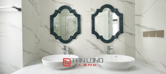 5 bedrooms Villa in Long Bien, Vietnam No. 526 12