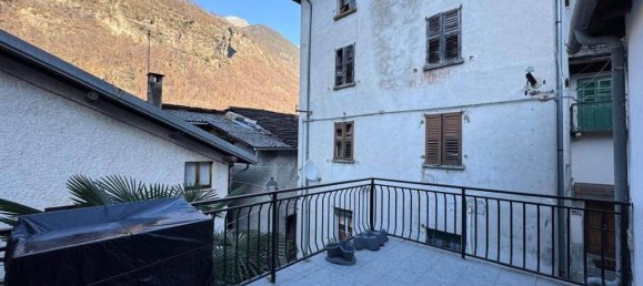 4-salle Villa à Villa di Chiavenna, Italy No. 33815 40