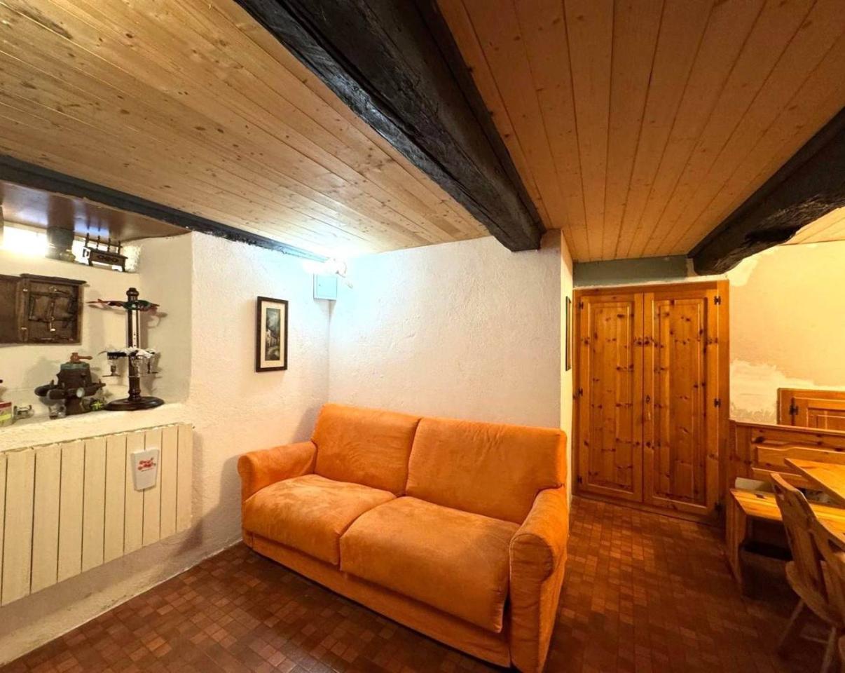 4-salle Villa à Villa di Chiavenna, Italy No. 33815