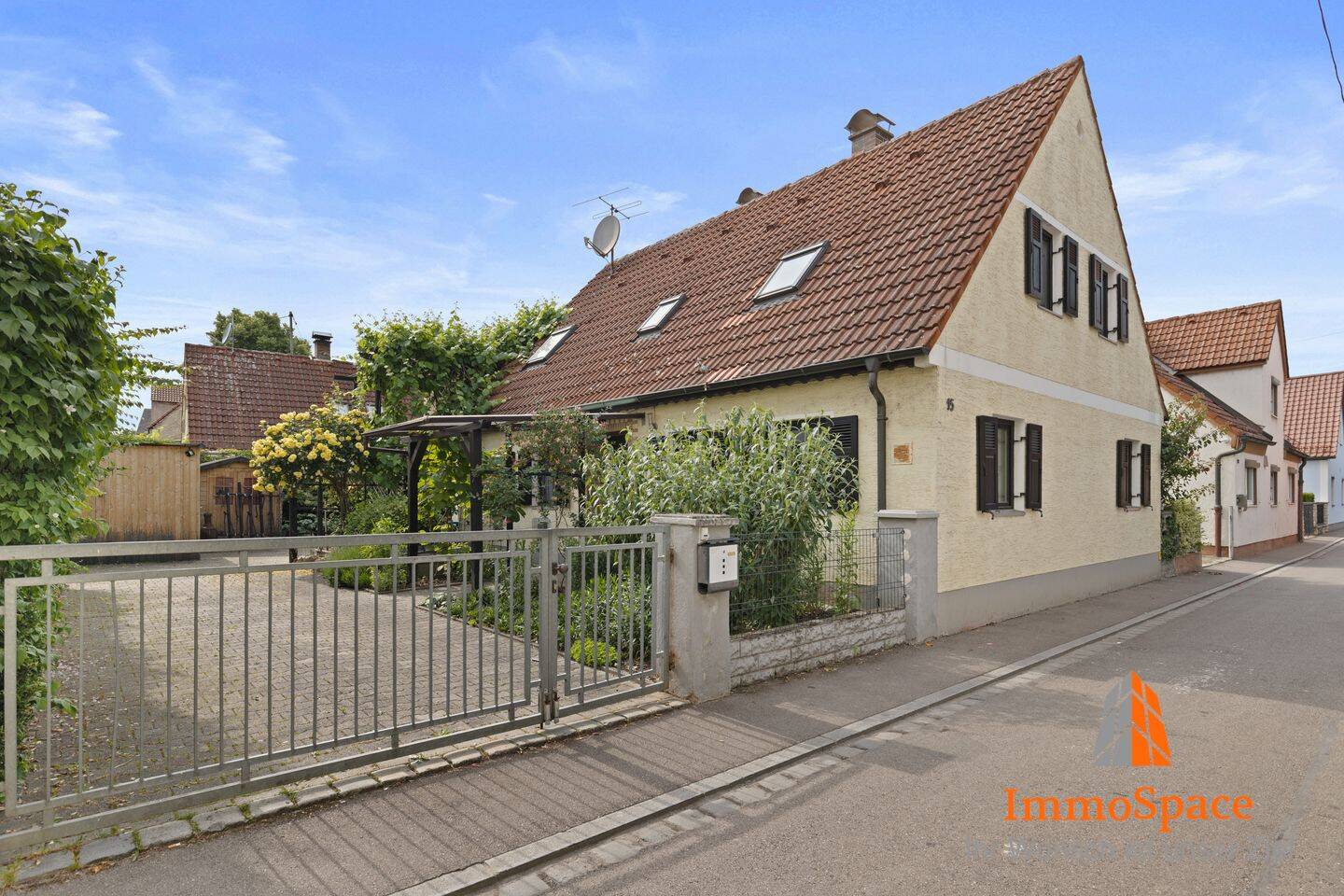 3 chambres Maison à Augsburg, Germany No. 31888