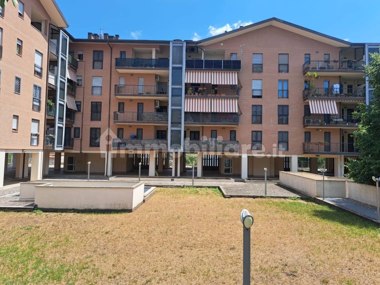 2 bedrooms Apartment in Rome, Italy No. 357503