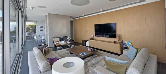 Villa de 5 dormitorios en Mesa Geitonia, Cyprus No. 16329 3