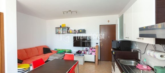 2 rooms Apartment in Guardamiglio, Italy No. 183621 4