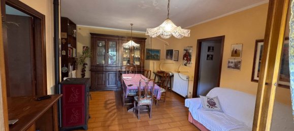 4 rooms Apartment in Città di Castello, Italy No. 264405 2