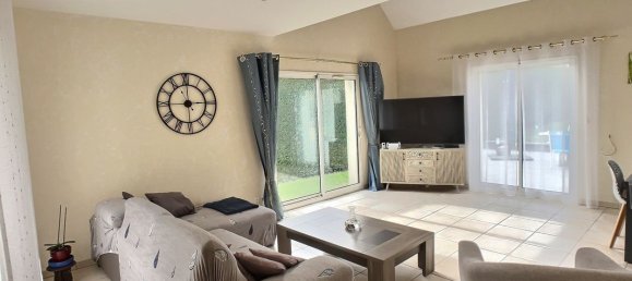 5 bedrooms House in Bullion, France No. 183202 12