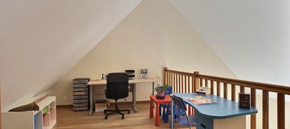 5 bedrooms House in Bullion, France No. 183202 4