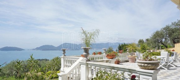 6 bedrooms Villa in Lerici, Italy No. 140518 3