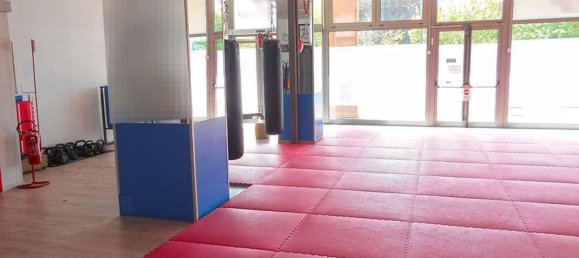 574m² Commercial property in Siena, Italy No. 49705 7