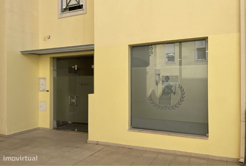 83m² Commercial property in Albufeira, Portugal No. 223815