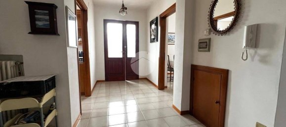 8 chambres Villa à Poggio Picenze, Italy No. 348524 10