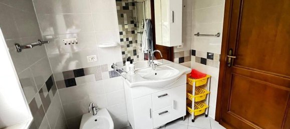 8 chambres Villa à Poggio Picenze, Italy No. 348524 4