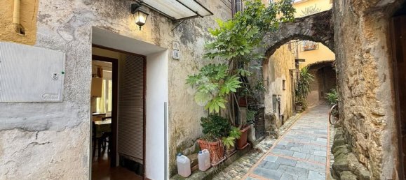 6 rooms House in Cipressa, Italy No. 301122 2