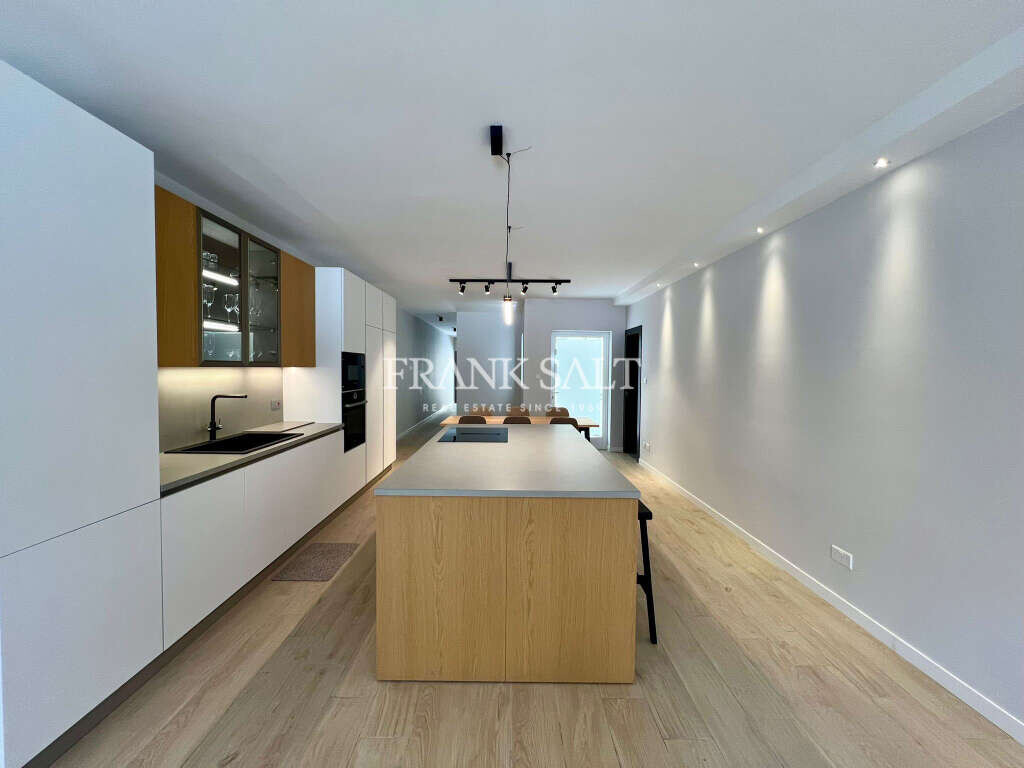 Мезонет с 3 спальнями в Зеббудж, Мальта № 7621