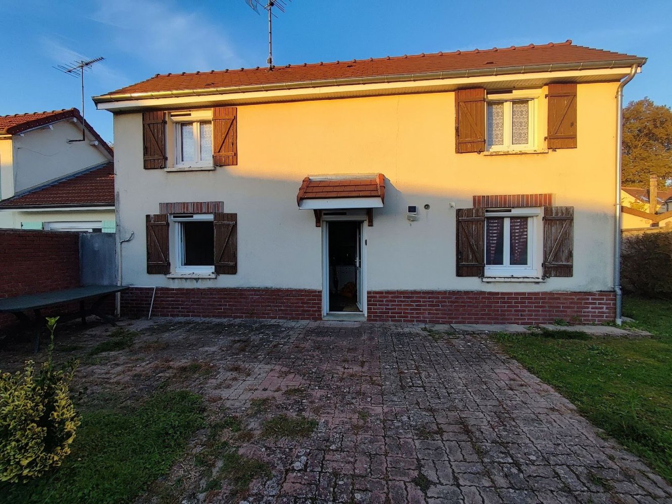 2 bedrooms House in Saint-Parres-aux-Tertres, France No. 159266