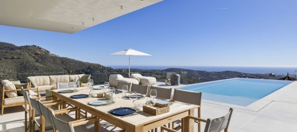 6 bedrooms Villa in Malaga, Spain No. 143960 3