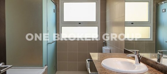 4 Schlafzimmer Villa in Al Barsha, UAE, Nr. 1562 12