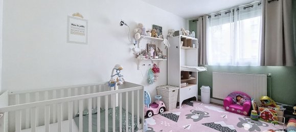 Apartamento de 3 dormitorios en Sucy-en-Brie, France No. 173435 9