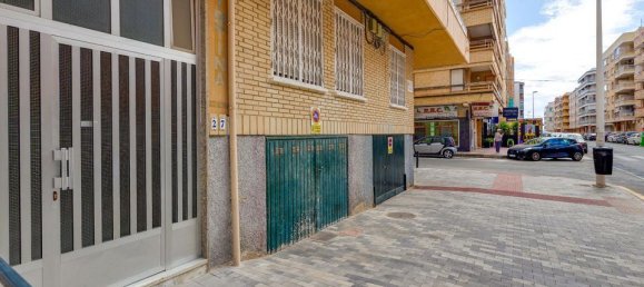 2 bedrooms Apartment in Torrevieja, Spain No. 181790 3