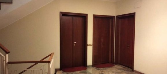 Квартира с 5 комнатами в Бергамо, Италия № 3443 7