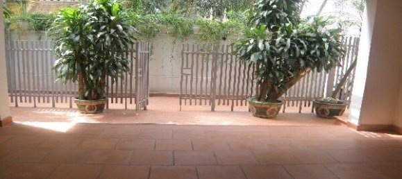 5 bedrooms Villa in Tay Ho, Vietnam No. 5725 3