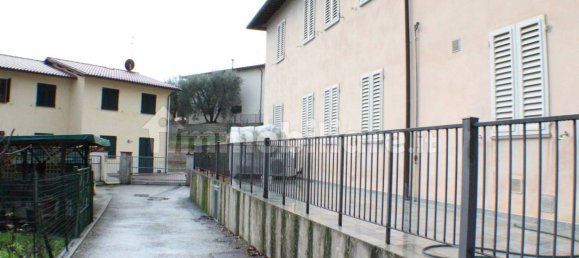 Apartamento de 2 dormitorios en Capannori, Italy No. 147149 5
