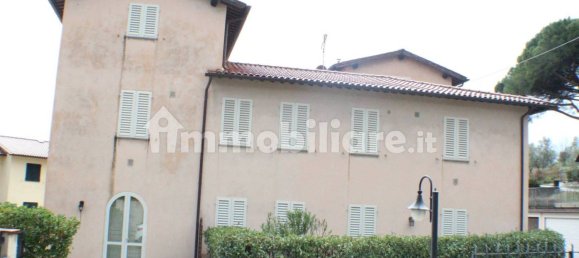 Apartamento de 2 dormitorios en Capannori, Italy No. 147149 2