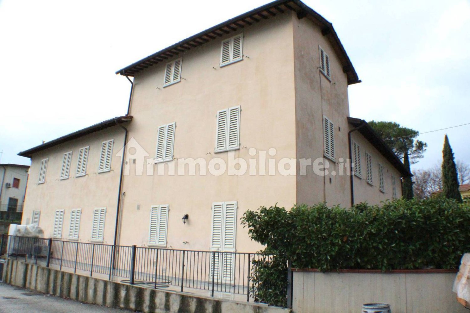 Apartamento de 2 dormitorios en Capannori, Italy No. 147149