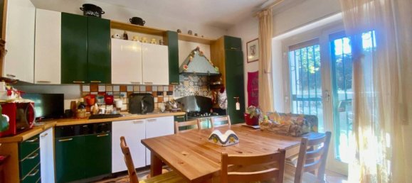 2 bedrooms Apartment in Pozzuoli, Italy No. 102656 4