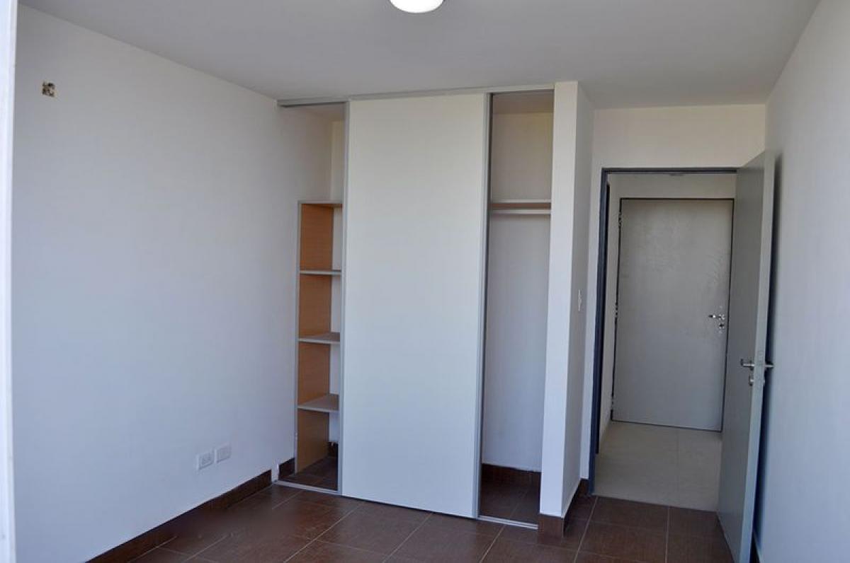 Studio in Moron, Argentina No. 7506