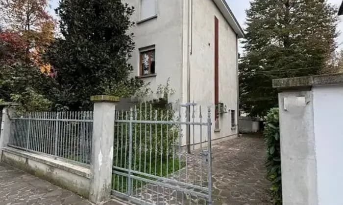 Вилла с 4 комнатами в Карпи, Италия № 9983