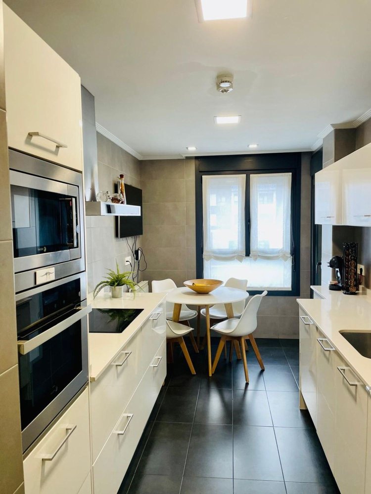 Apartamento de 3 dormitorios en Comunidad Autónoma Vasca, Spain No. 144639