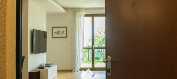 2 bedrooms Apartment in Comerio, Italy No. 322211 2