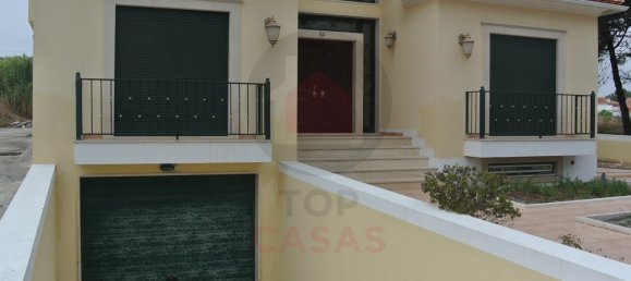 Дом с 4 спальнями в Калдаш да Раинья, Португалия № 139380 16