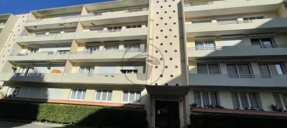 3 bedrooms Apartment in Saint-Quentin, France No. 210608 9