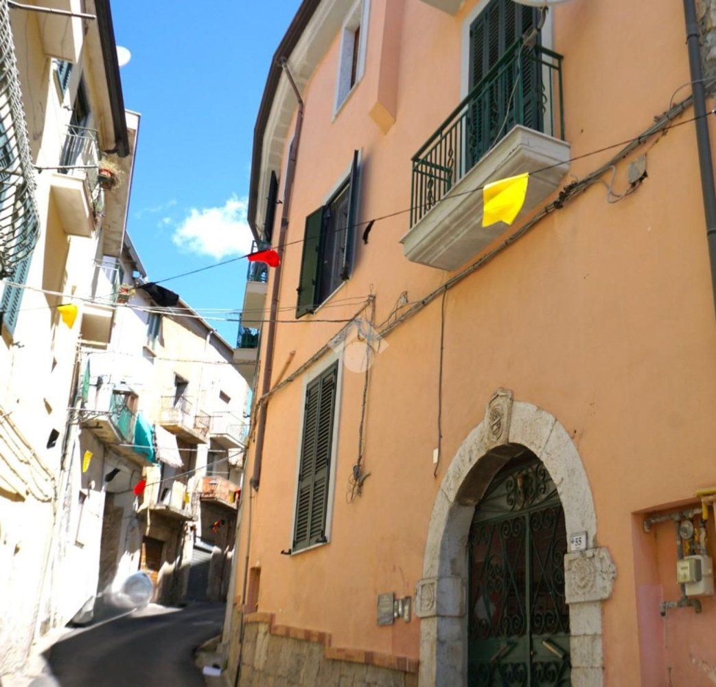 3 Schlafzimmer Wohnung in Montecorvino Rovella, Italy, Nr. 379477