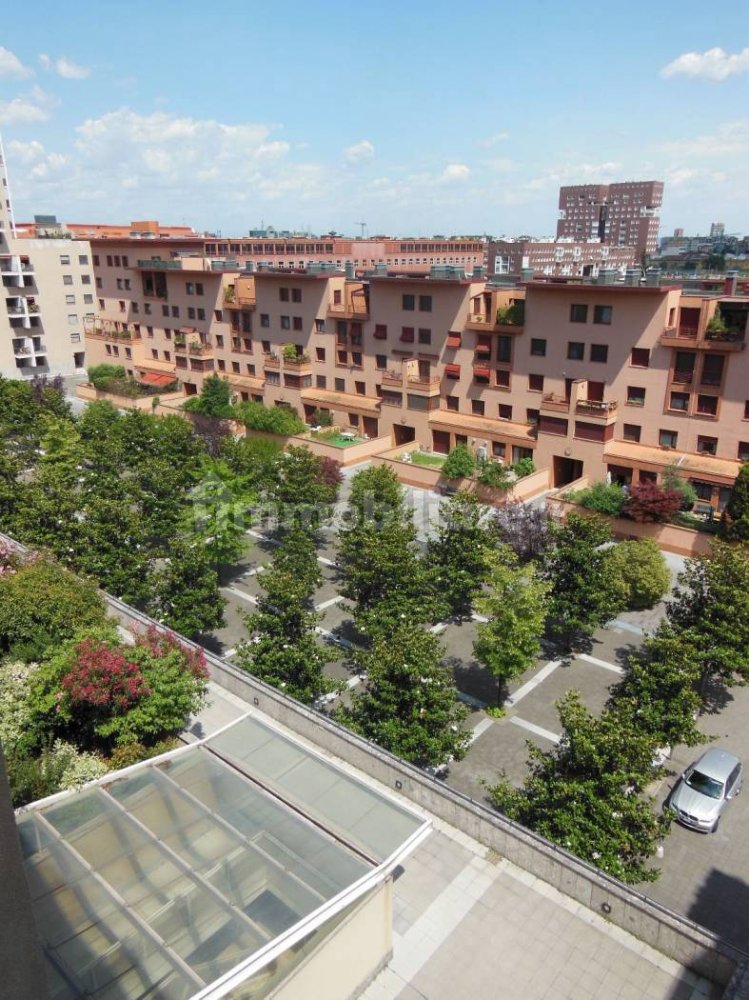  مرآب في Milan, Italy 30متر مربع رقم 246434